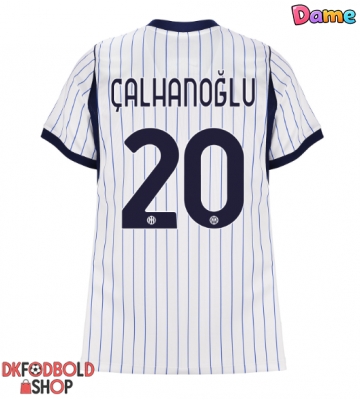 Inter Milan Hakan Calhanoglu #20 Udebanetrøje Dame 2026-27 Kort ærmer Inter Milan Hakan Calhanoglu #20 Udebanetrøje Dame 2026-27 Kort ærmer
